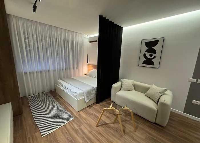 Old Bazaar * ティラナ